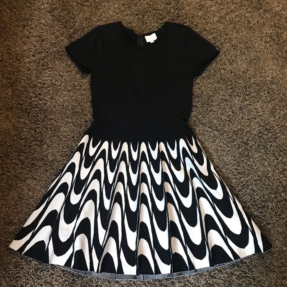 Parker medium black and white dress
